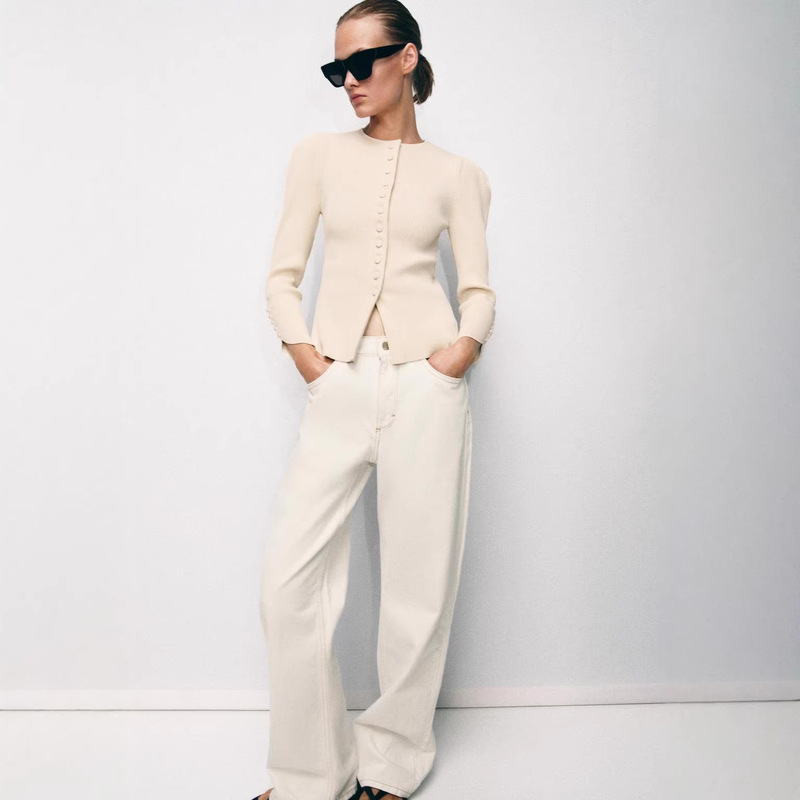 2026 European and American style puff sleeve knitted jacket for women, new spring collection, charming long-sleeve sweater, versatile for street wear 2026 European and American style puff sleeve knitted jacket for women, new spring collection, charming long-sleeve sweater, versatile for street wear