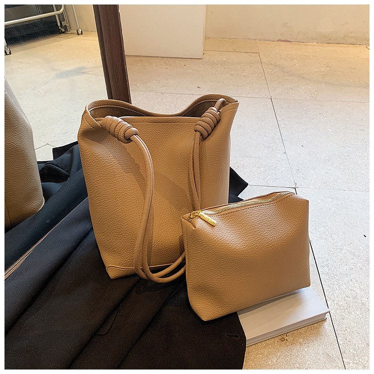 Einfache trendige große Kapazität Eimer 2024 neue Pendler Mutter und Kind modische Textur Frauen einzelne Schulter_voghion.com