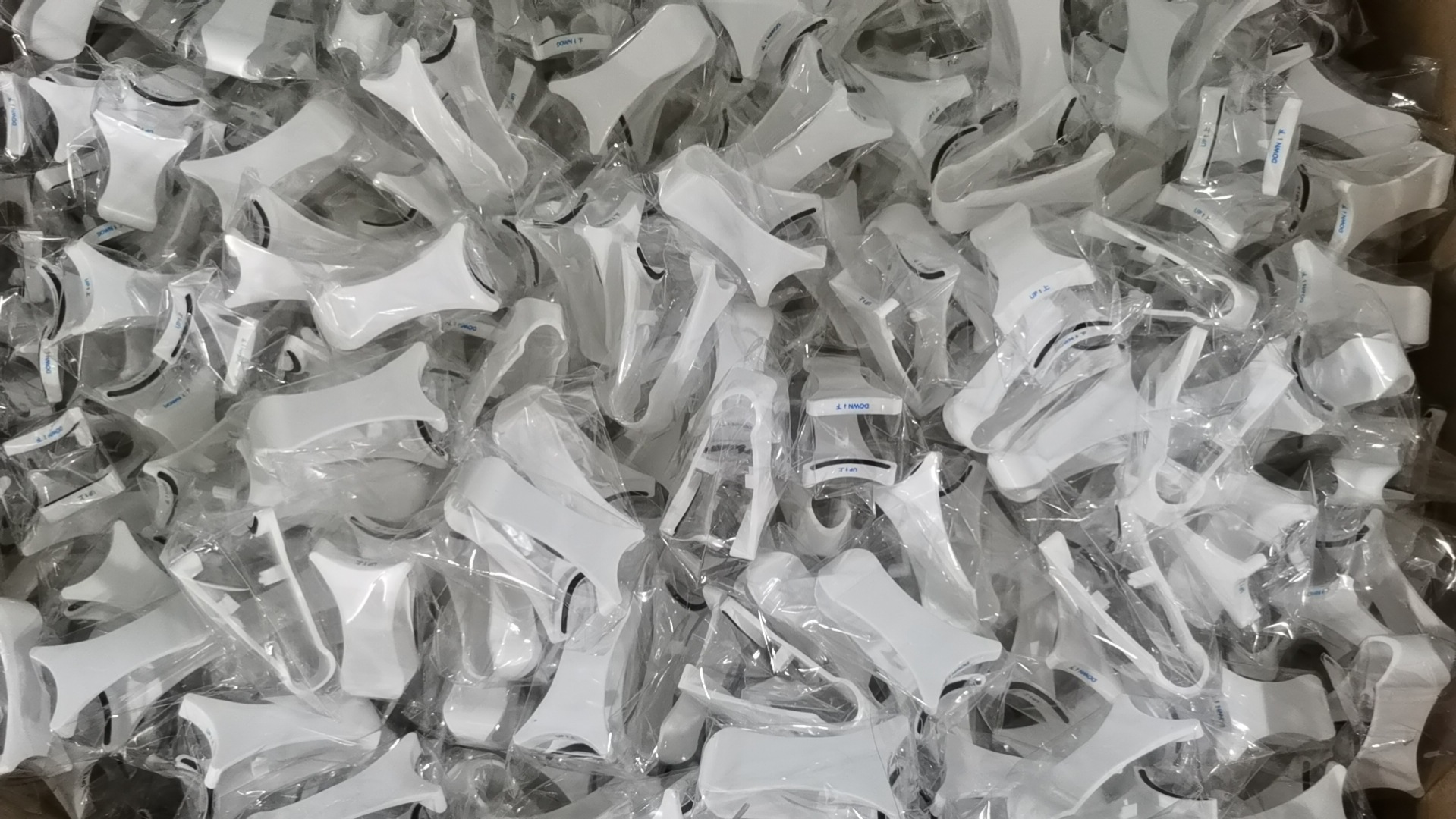 Nuevo Quantum rizador de pestañas magnético pequeño diablo magnético pestañas falsas ayuda portátil Apple clip de pestañas blancas