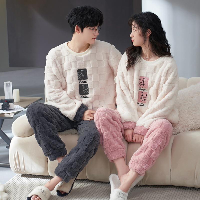 Pijamas de pareja de invierno forrados de lana engrosada coral polar hombres y mujeres Otoño e Invierno franela ropa para el hogar cálido traje de dos piezas