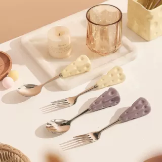 哇噢ins风高级感奶酪不锈钢叉勺耐高温陶瓷手柄勺子儿童餐具叉子