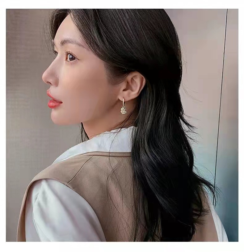 1 Pair Fairy Style Flower Inlay Alloy Cat's Eye Stone Rhinestones Drop Earrings display picture 3