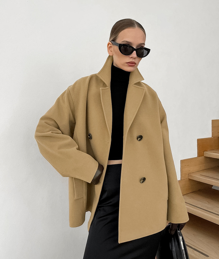 Dames wollen jas halflang bruin met dubbele rij knopen_voghion.com