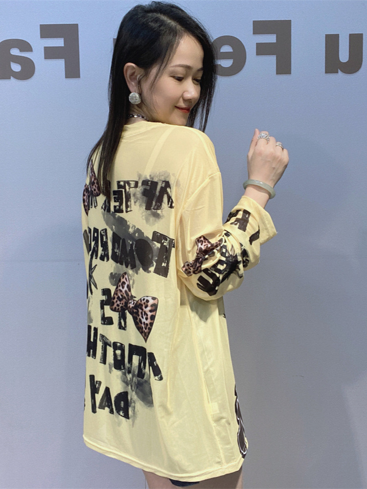 Gran tamaño de ropa de mujer con malla de fuga de cuello redondo de manga larga ropa de base de mujer impresión de verano suelta para cubrir la carne perezosa brisa de moda image 2