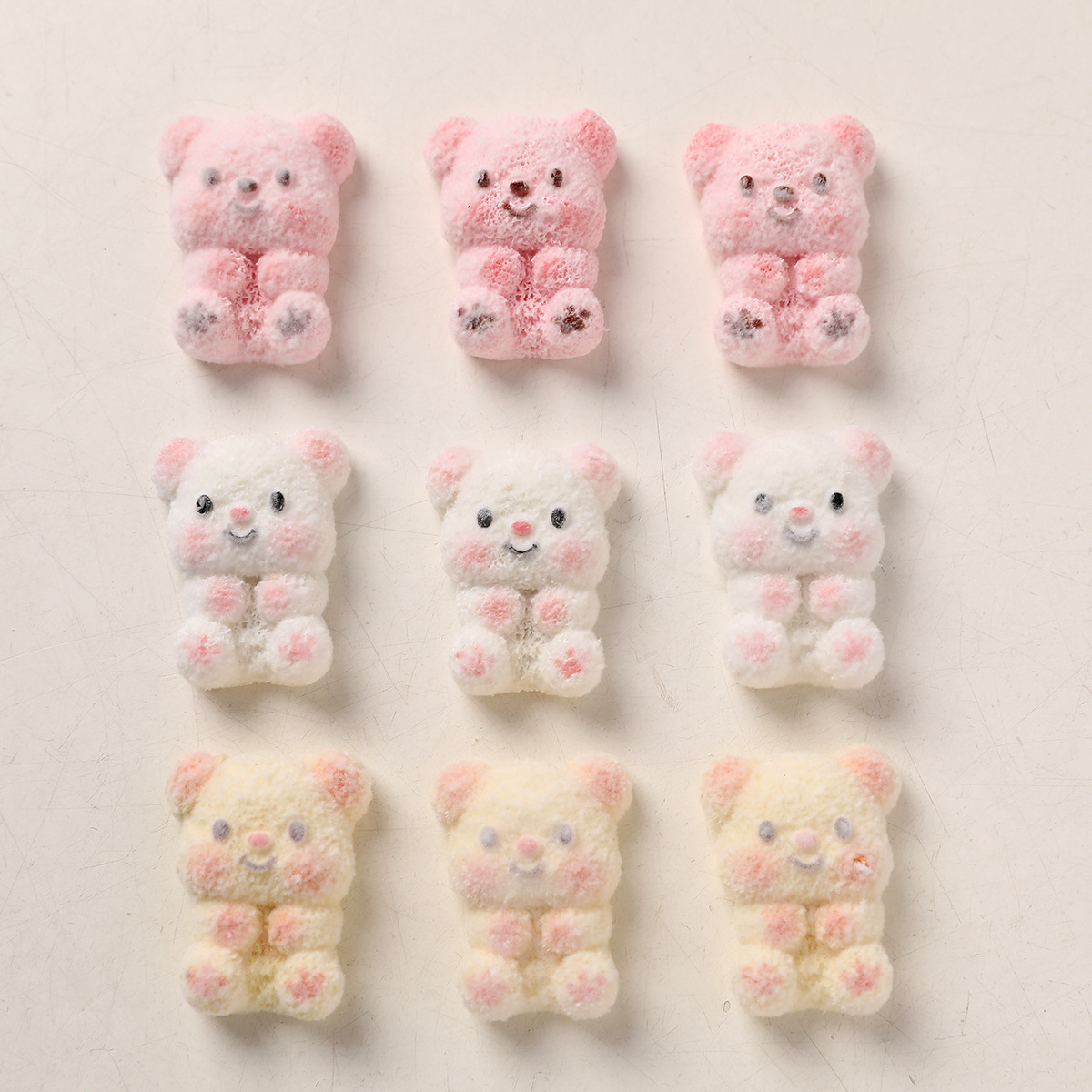 Pequeño libro rojo con alto valor facial blush bear resina floc DIY hecha a mano caja de teléfono móvil adornamiento de pelo agujero accesorios de zapatos