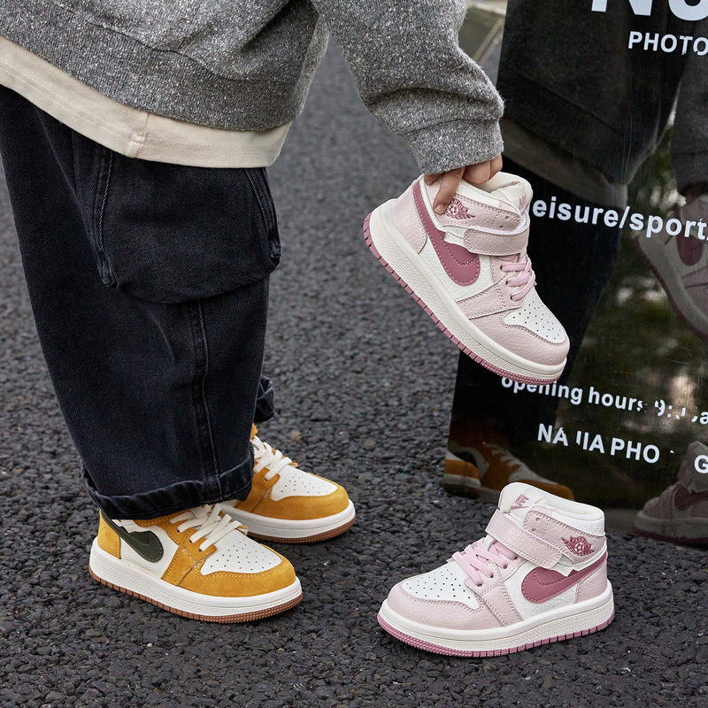 Girls' High-Top Shoes with Plush Lining, Children's Sports Cotton Shoes, 2025 Autumn and Winter New Models, Sneakers for Older Children, Boys' Basketball Shoes