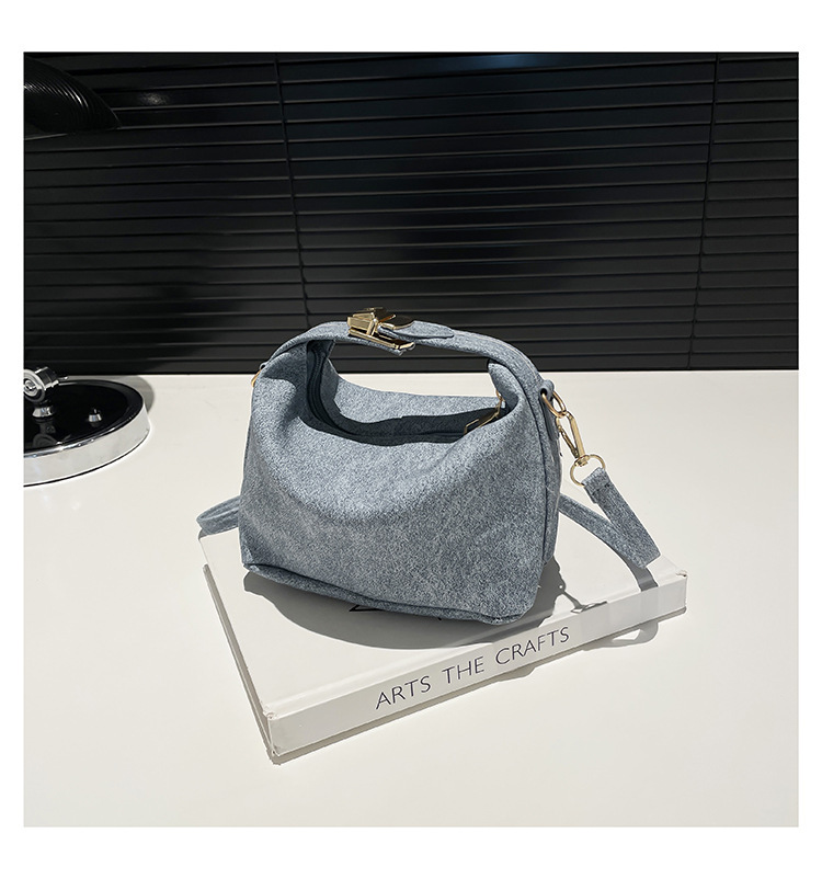 Nueva bolsa de hombro coreana universal 2024 otoño invierno bolso de mano de estilo extranjero diseño de nicho de moda de alto nivel