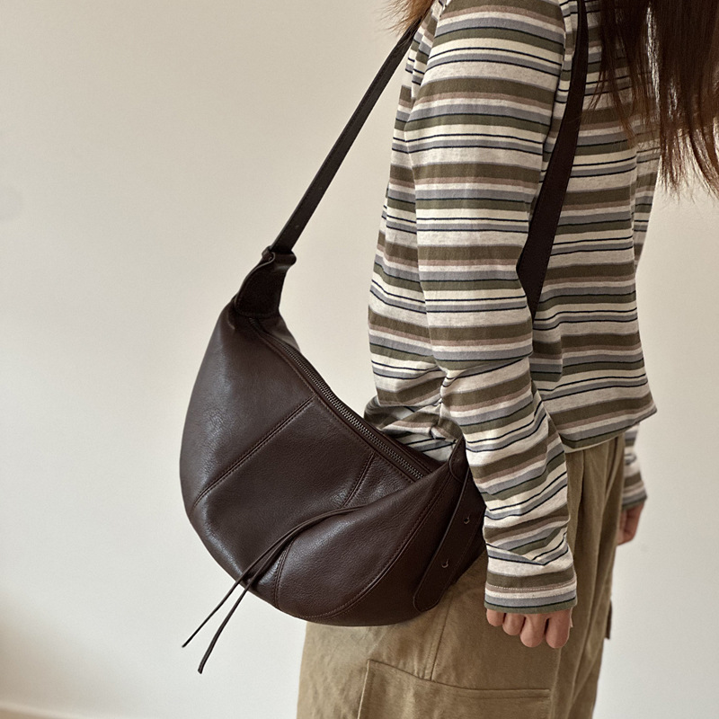 2025 New Women's Leather Bag First Layer Cowhide Crossbody Bag Casual Half Moon High-End Saddle Shoulder Bag - Thumbnail 2