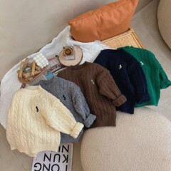2023春秋児童セータークロスボーダー男女児童純色刺繍セーターファッションブランドカジュアルゆるい保温毛糸
