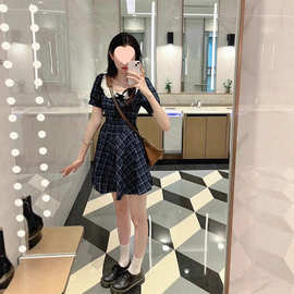 法式学院风娃娃领蓝色格子连衣裙女小个子泡泡袖收腰显瘦短裙子