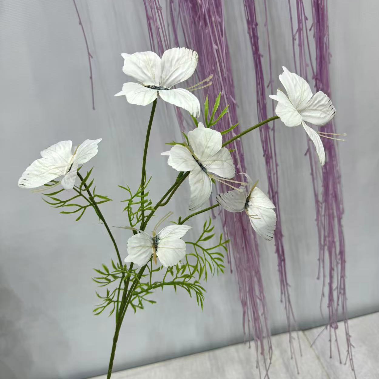 Flores artificiales blancas al por mayor para bodas, decoraciones de flores falsas, accesorios para techos de hoteles, flores artificiales blancas para celebraciones de bodas en salones de boda. image 14