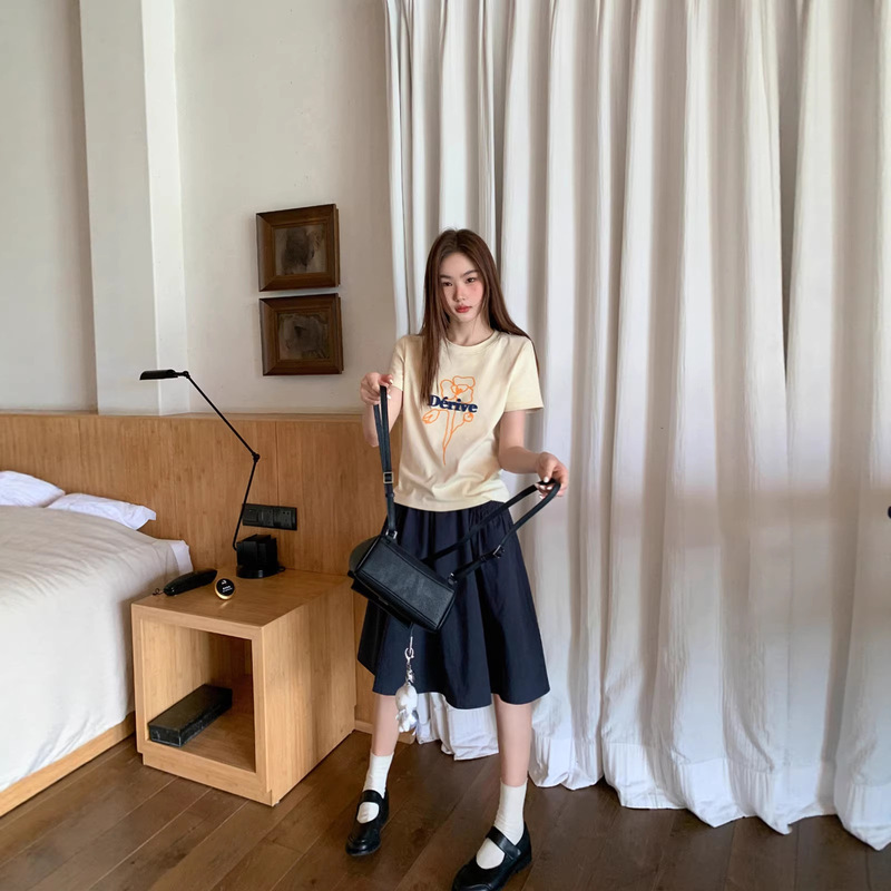 Hello Kanon Original Artistic Towel Embroidery Printed Short-Sleeve T-Shirt for Women, New Summer Style, Simple Slim-Fit Regular Shoulder Top Hello Kanon Original Artistic Towel Embroidery Printed Short-Sleeve T-Shirt for Women, New Summer Style, Simple Slim-Fit Regular Shoulder Top
