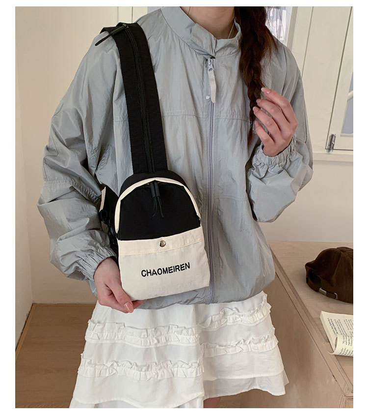 Mała torba w blokach kolorów, stylowy plecak z płótna, niszowy design, mini plecak_voghion.com