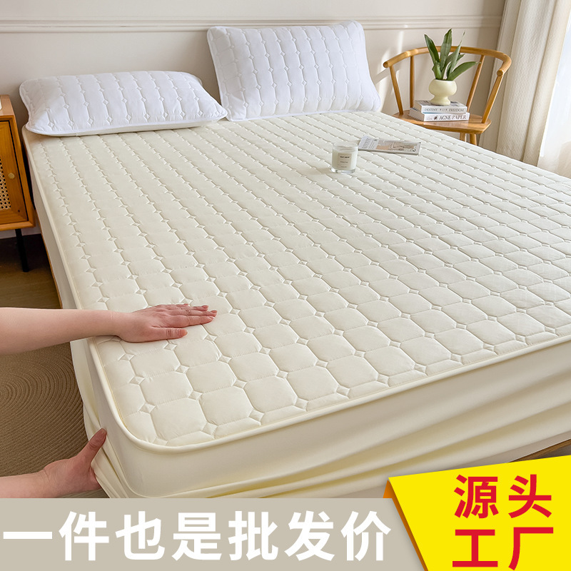 純色の肌に綿のベッドカバーを挟んで通気性を高めて滑り止めシーツを厚くします。|undefined