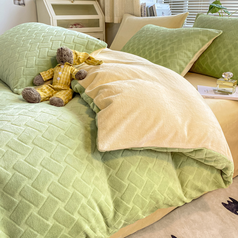 Nueva cubierta de edredón de terciopelo tallado de 1,5 metros cubierta de edredón de 1,8 metros cubierta de edredón de dormitorio de estudiantes cubierta de edredón de terciopelo de leche