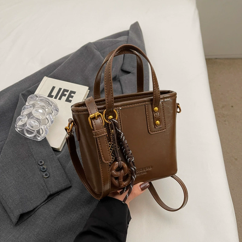 Ретро маленькая ручная сумка через плечо, демисезонная модная Tote, стиль высокого уровня