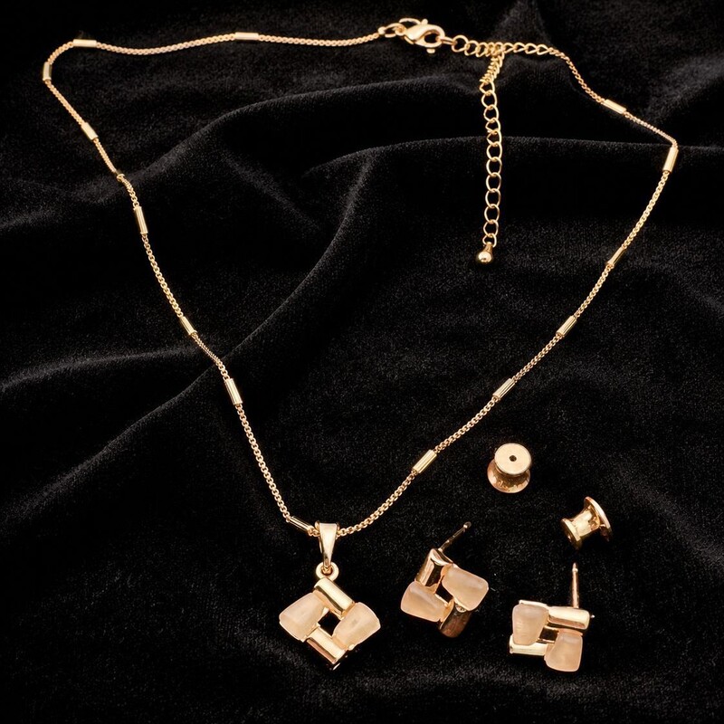 Trendy diamond-patterned cat's eye necklace and earrings set for women, simple, light luxury, exquisite, high-end rose gold earrings Trendy diamond-patterned cat's eye necklace and earrings set for women, simple, light luxury, exquisite, high-end rose gold earrings