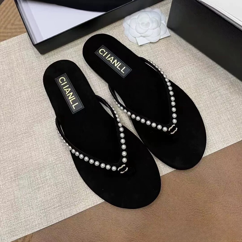 New Style Small Fragrance Rhinestone Black Flip-Flops for Women Flat Bottom Versatile Casual Beach Velvet Sandals for Outer Wear