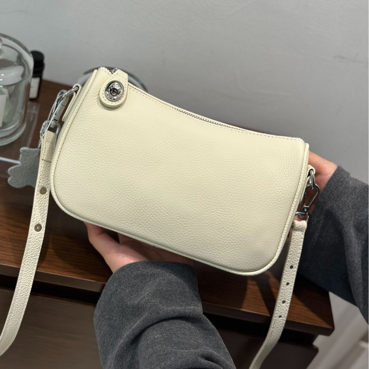 Luxury Women's Underarm Bag 2025 New Arrival Single Shoulder Crossbody Bag Baguette Bag Versatile Retro Soft Leather Trendy Factory Direct - Thumbnail 2