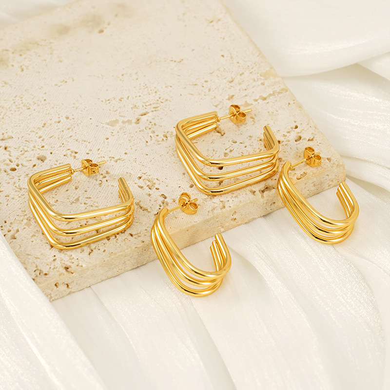 2024ins Pendientes de acero de titanio de viento Pendientes de acero inoxidable de oro geométrico cuadrado simple de oro de 18 quilates para mujer Pendientes europeos y americanos