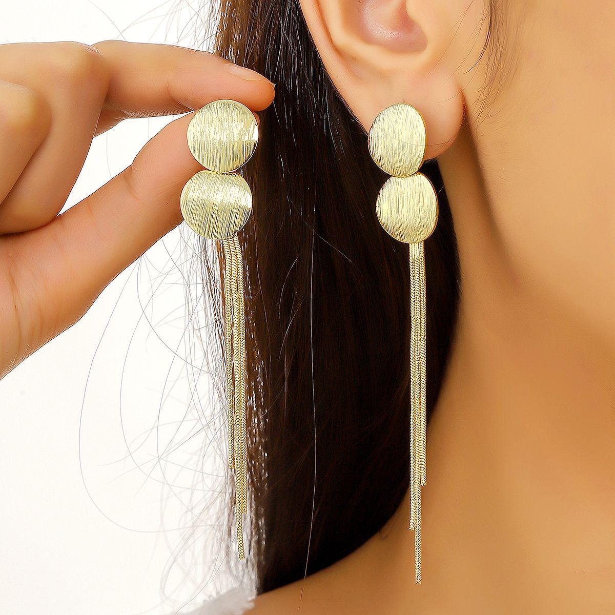 Orecchini pendenti con nappe zircone gioielli eleganti_voghion.com