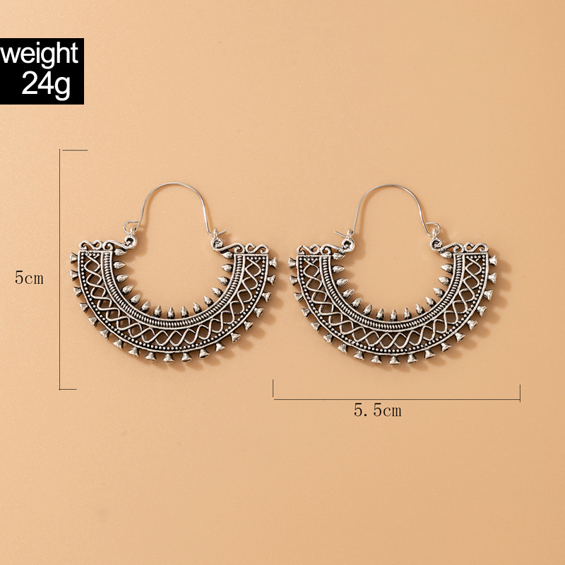 Heavy Metal Ethnic Style Semicircle U-shaped Geometric Ear Rings Ins Cold Style Ancient Silver Hollow Fan-shaped Vintage Earrings display picture 1