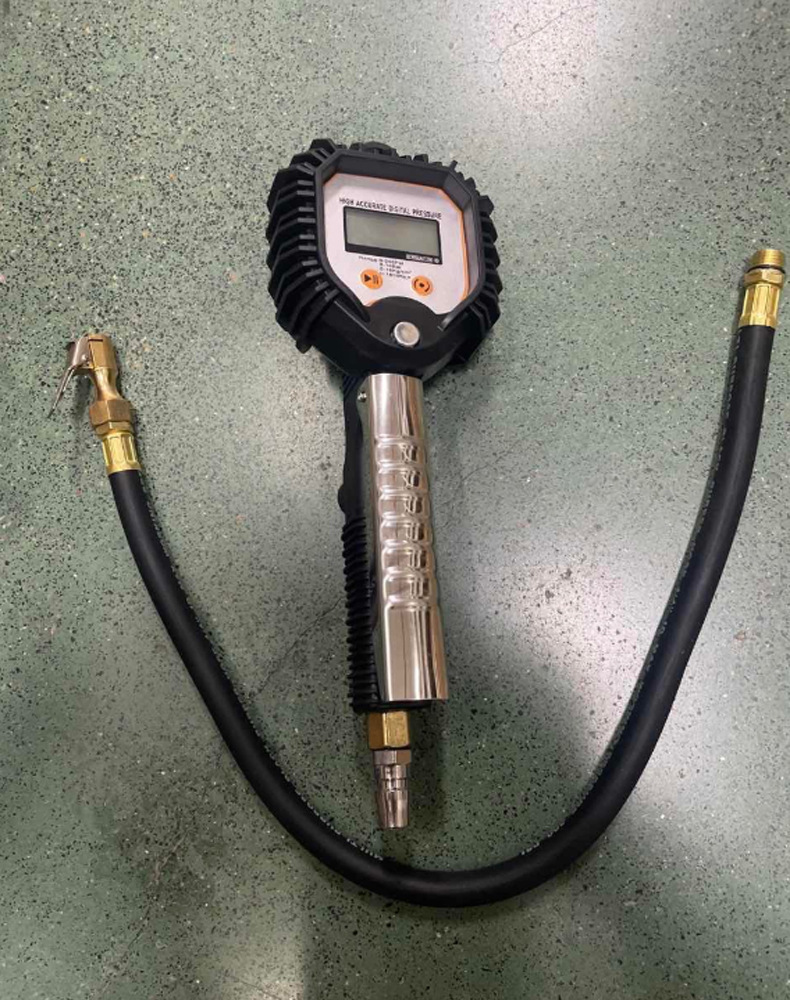 High-Precision Car Tire Inflation Metal Pressure Inflator Digital Tire Pressure Gun Digital Display Digital Tire Pressure Meter
