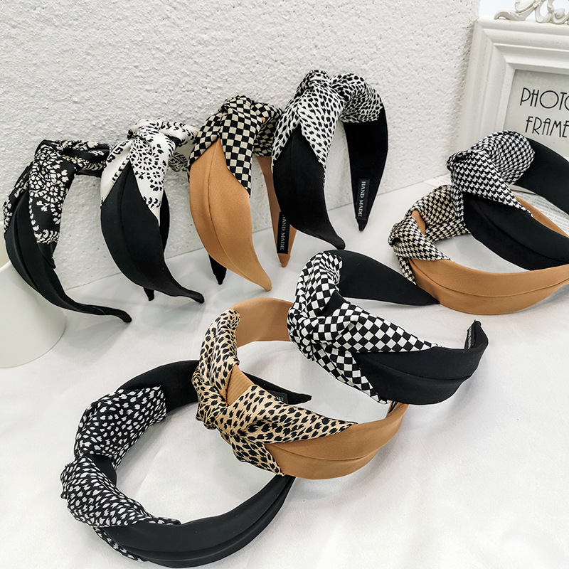 Autumn And Winter Contrast Color Plaid Knotted Headband Wholesale display picture 1