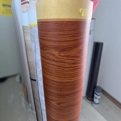 乌鲁木齐家具PVC吸塑膜木纹橱柜房门装饰膜花梨木红樱桃木彩膜