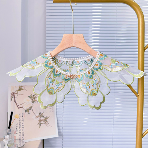 New Ming Dynasty Hanfu Cloud Shoulder Heavy Industry Embroidered Fake Collar Pearl Collar Hardware Button Green Decorated Horse Face Skirt Collar