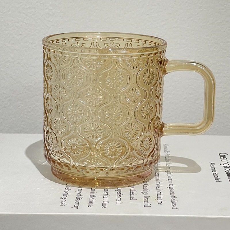 Caneca de vidro vintage com alça, estilo Instagram, com relevo, ideal para café gelado americano ou latte, perfeita para o café da manhã com leite._voghion.com