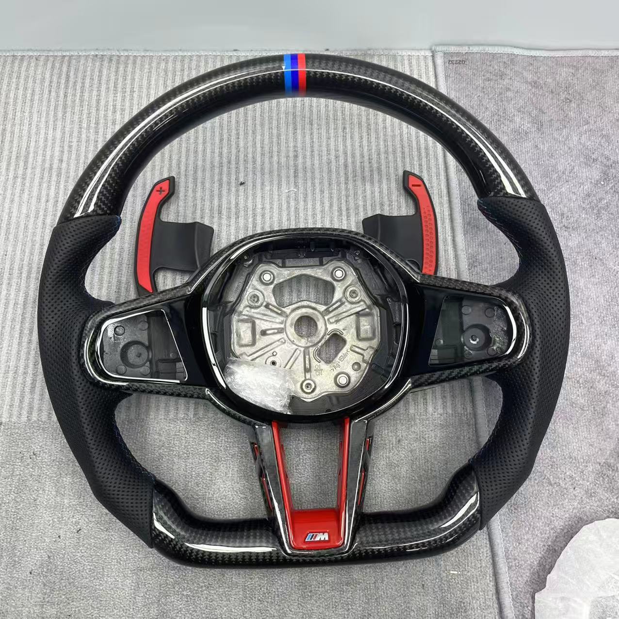 Manufacturer Customized Carbon Fiber Car Steering Wheel Modification Suitable for Bmw Series Cs Steering Wheel Processing Can Be Upgraded