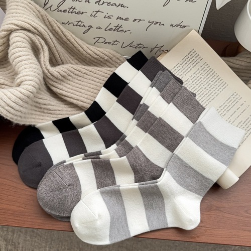 Socks for men's boneless middle tube Korean cool color wide striped imitation cashmere women's socks retro pit strips contrasting couple keep warm