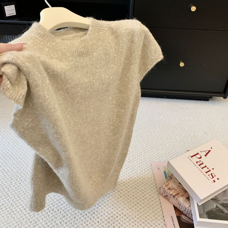2026 Autumn New Short-Sleeve Knit Shirt for Women, Unique Design Sleeveless Base Shirt, Trendy Short Top for Women 2026 Autumn New Short-Sleeve Knit Shirt for Women, Unique Design Sleeveless Base Shirt, Trendy Short Top for Women