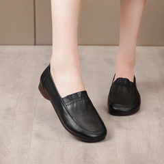 2025春季新款淺口耐磨真皮休閒平底媽媽鞋舒適中老年女鞋