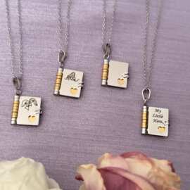 钛钢项链跨境tk刻字书本项链可打开吊坠爱心情书信封项链锁骨链