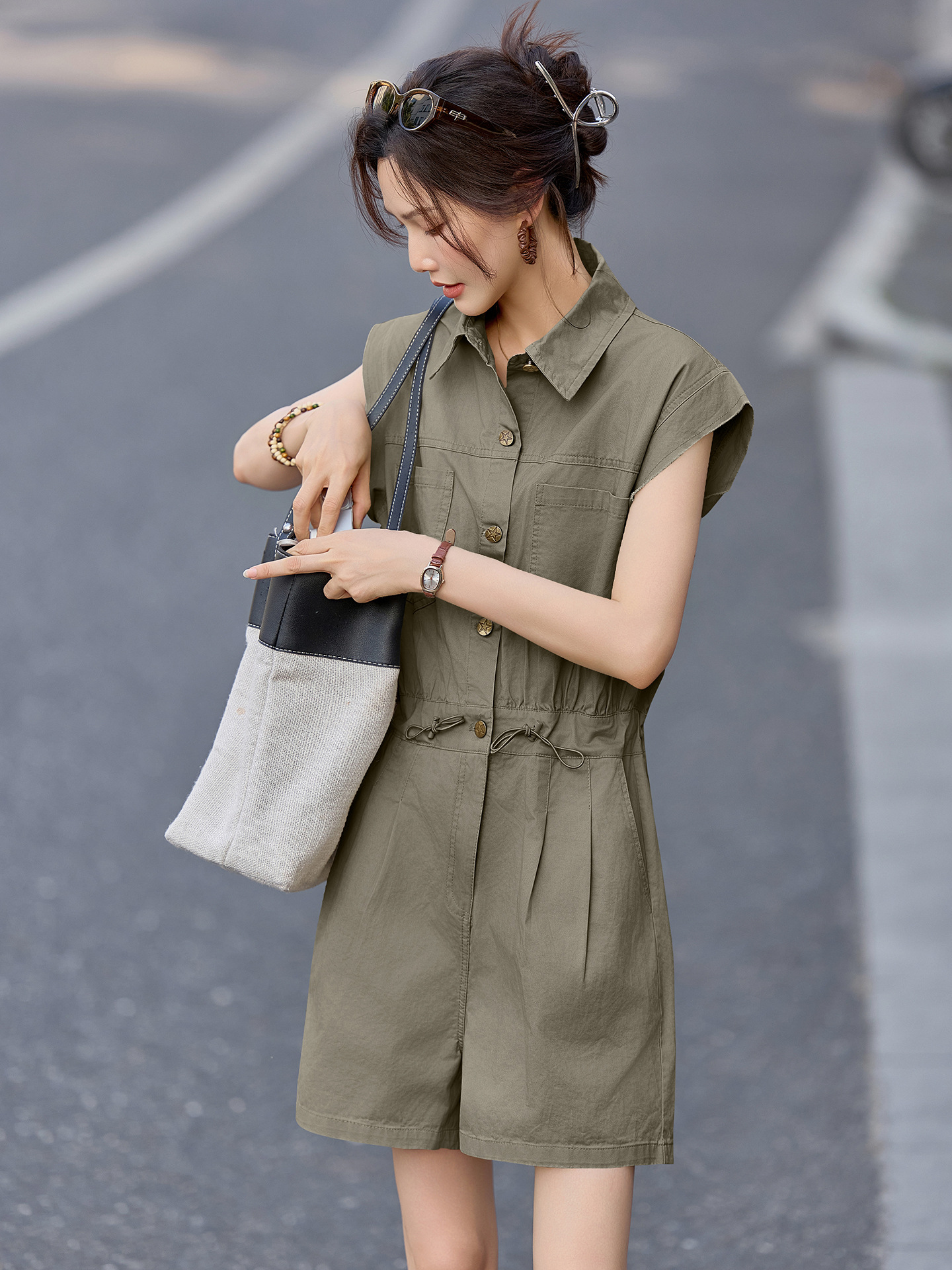 Jumpsuit nữ dáng suông tay ngắn phong cách công sở cổ điển — Quân đội xanh, màu kaki