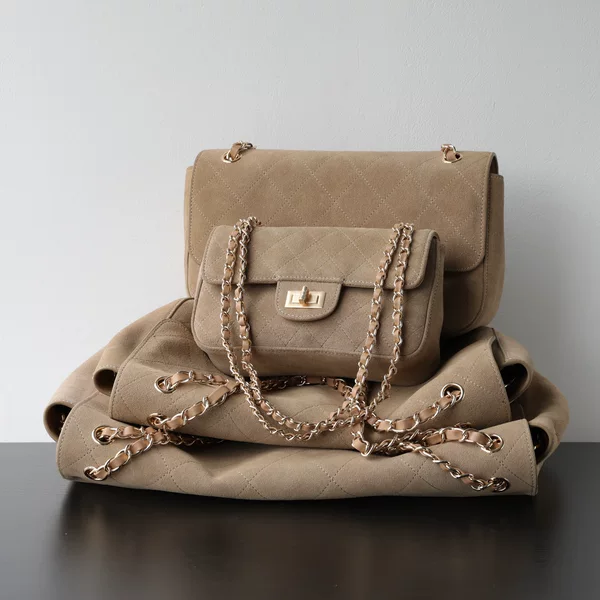 Light luxury Chanel-style quilted chain messenger bag for women, vintage casual frosted cowhide shoulder bag