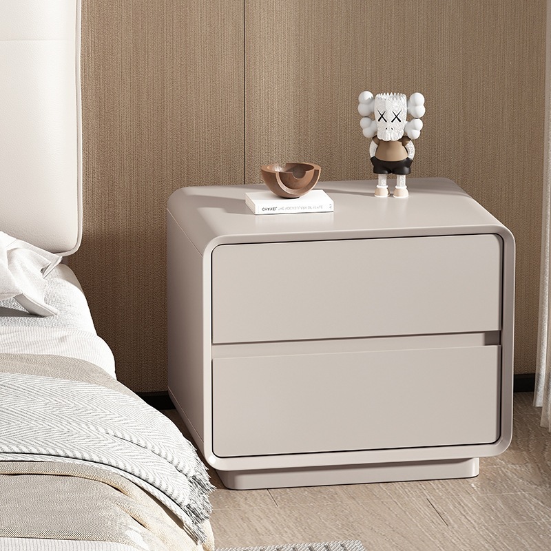 Italiano muy simple laca de madera maciza dormitorio ligero lujo alto sentido pequeño gabinete de cabecera de cama de viento crema