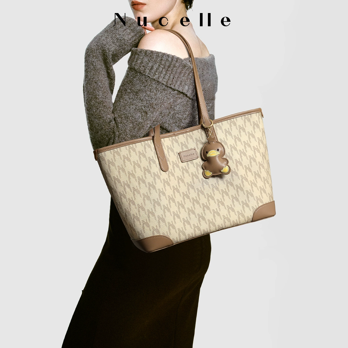 [Тот же стиль, как Shen Yue] Новая Зеландия, черная большая сумка с уткой, 2025 г., большая вместительная сумка на плечо для студенческого класса