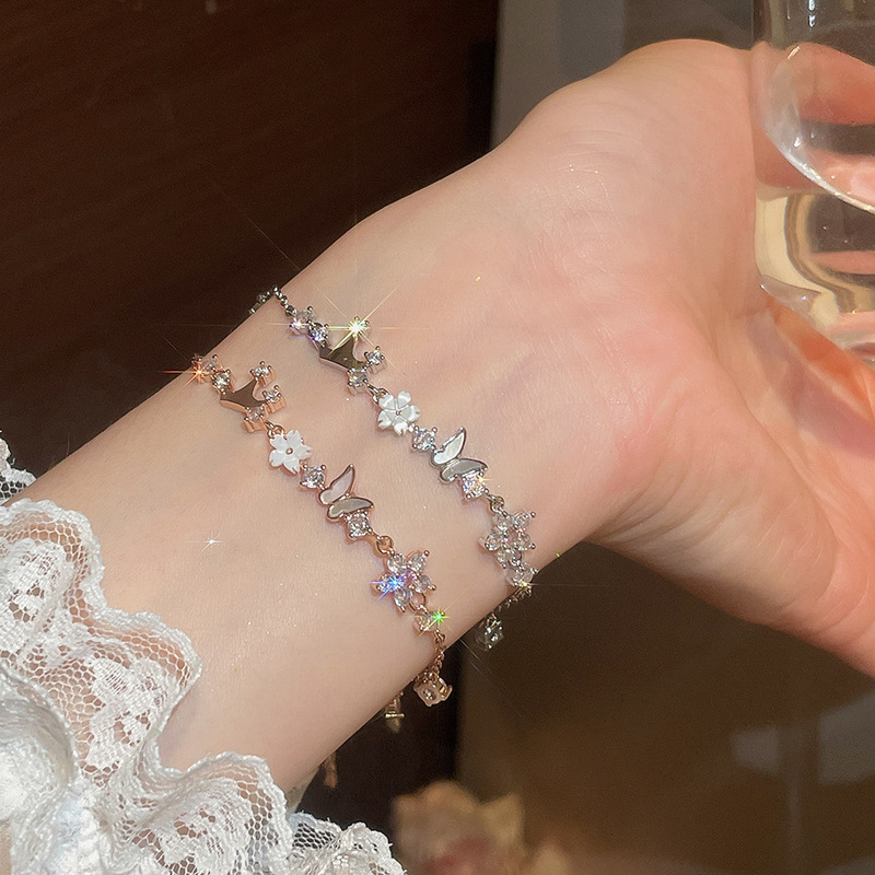 Zircon Mother-Of-Pearl Butterfly Flower Pendant Bracelet, Personalized Fresh and Sweet Bracelet, Light Luxury, High-End and Elegant Hand Jewelry Zircon Mother-Of-Pearl Butterfly Flower Pendant Bracelet, Personalized Fresh and Sweet Bracelet, Light Luxury, High-End and Elegant Hand Jewelry
