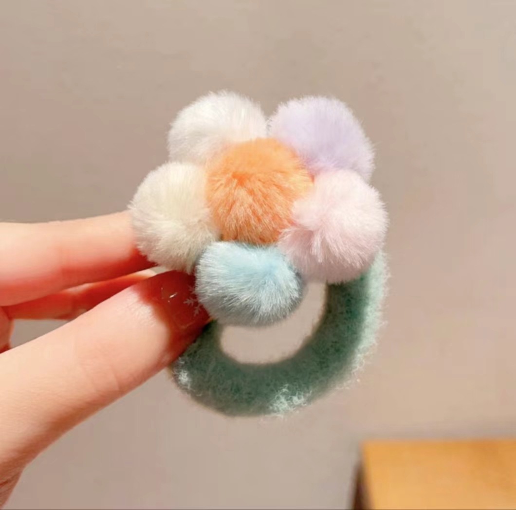 파란색 봉제 공 꽃 머리끈