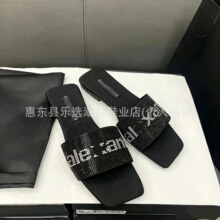 外贸2026春夏新款AW大王方头绸缎水钻字母一字拖鞋舒适平底凉拖鞋