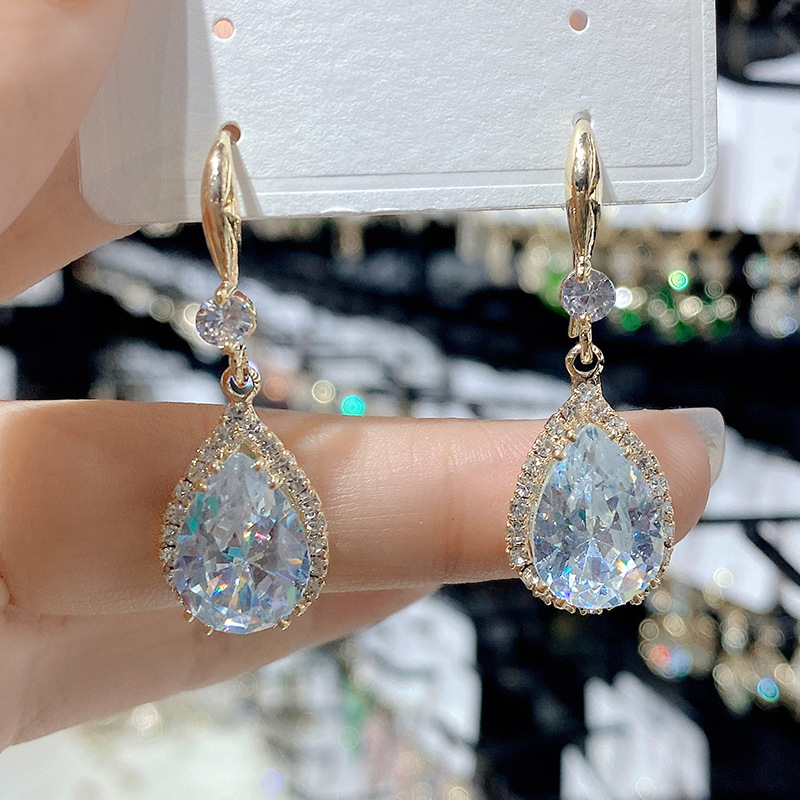 Drop Crystal Hook White (Plating True Gold)