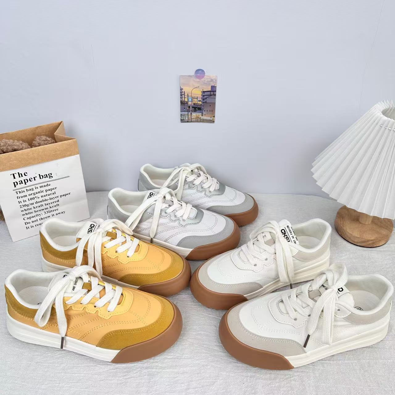6648 zapatos blancos de suela gruesa para mujer con falda 2025 primavera nuevo estilo diseño de nicho casual ligero, transpirable y versátil