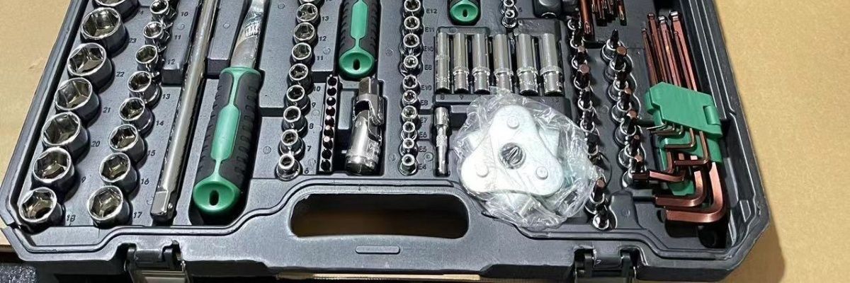 121-Piece Auto Repair Tool Set, Car Maintenance Repair Kit, Socket Set, Wrench Combination, Car Repair Wholesale