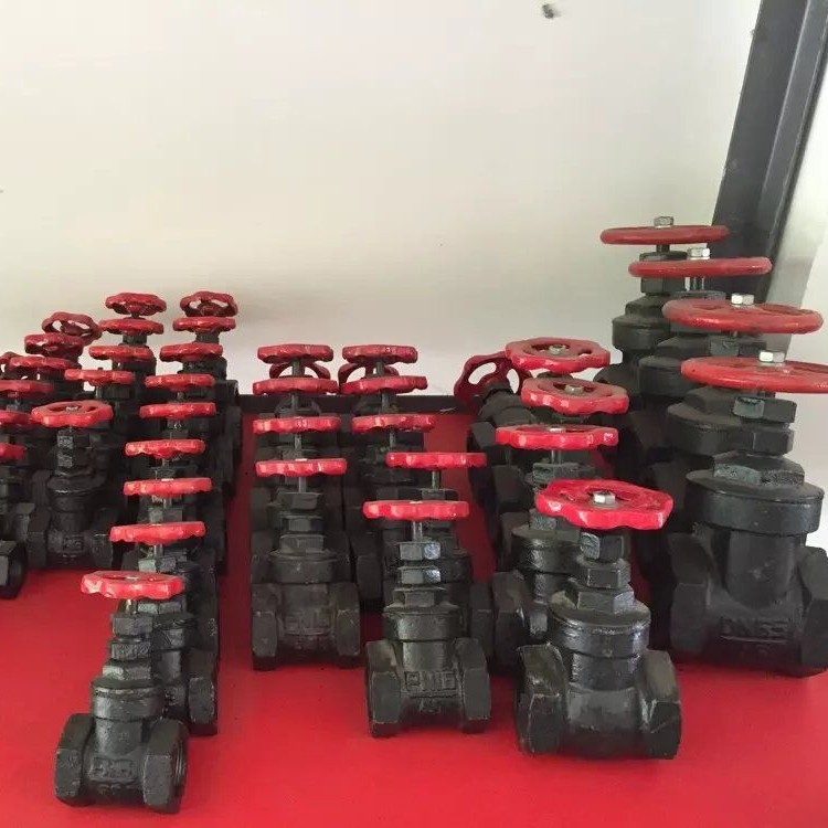 供应Z15T-10内螺纹铸铁闸阀