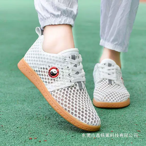 Chenjiaogou Tai Chi Shoes, Soft Cowhide Tai Chi Practice Shoes, Martial Arts Training Shoes with Cow Tendon Soles, Competition Shoes