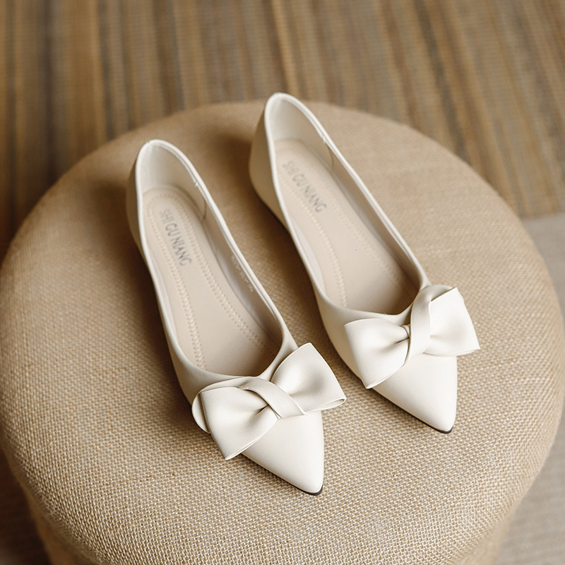 833-381 플랫 여성 신발 틈새 싱글 신발 2025 봄과 여름 새로운 메리 제인 포인팅 얕은 입 여성용 신발