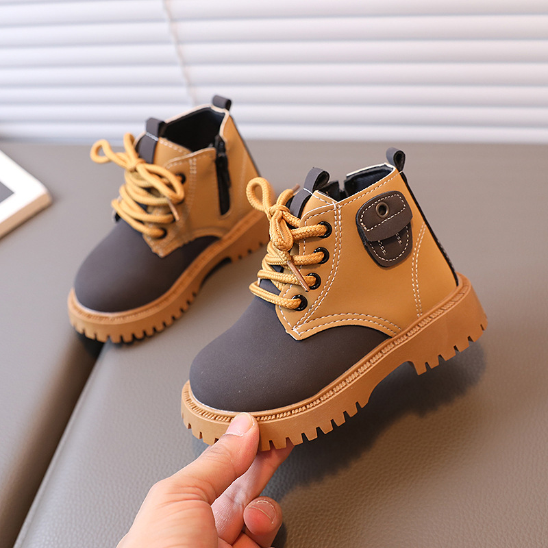 2024 Jongens Lente en Herfst Nieuwe Britse Kinderen Gele Koreaanse Editie Meisjes Casual Korte Western Stijl Enkele Laarzen_voghion.com